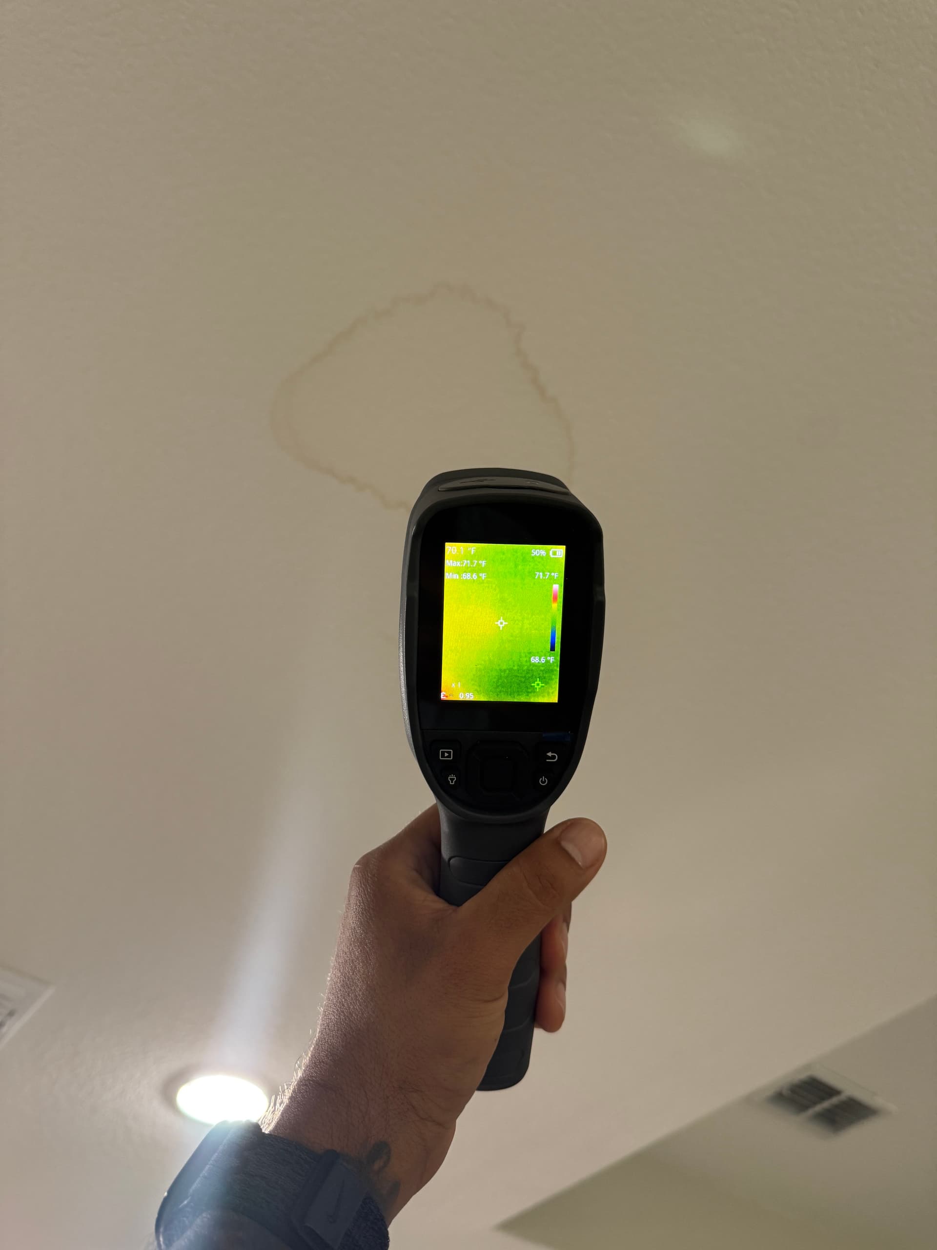 Top-Notch Leak Detection with Thermal Imaging image